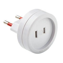 Famatel Adaptador Americano-Europeo con Espigas Planas 10A 250V Blanco