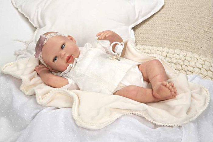 Muñecas Arias Muñeca Reborn 45 cm Delia con Manta y Pelo Decorado
