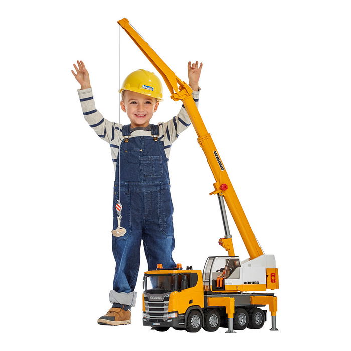 BRUDER - Camión Grúa de Juguete con Sonido y Efectos Sonoros, Escala 1:16, Color Negro, Blanco y Amarillo, 3 Años en Adelante - Modelo 03571