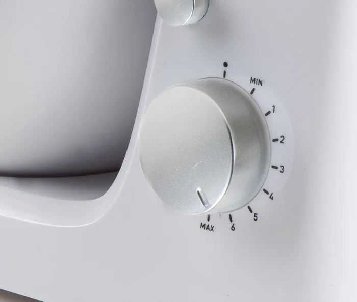 Domo DO9241KR Batidora de Pie Blanca, 600 W, 6 Velocidades, Capacidad 4 L Domo DO9241KR Batidora de Pie Blanca, 600 W, 6 Velocidades, Capacidad 4 L