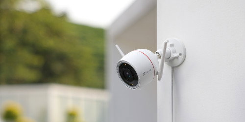 EZVIZ CS-H3C-R100-1J4WKFL Cámara de Seguridad IP Exterior Inalámbrica Bala 2K+ (2560 x 1440), Visión Nocturna 30m, Blanco