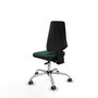 Silla de oficina Elche con mecanismo Asincro tapizada con Tela color Verde botella. Equipada con Base cromada, Sin brazos y Ruedas 65 mm parqué