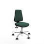 Silla de oficina Elche con mecanismo Asincro tapizada con Tela color Verde botella. Equipada con Base cromada, Sin brazos y Ruedas 65 mm parqué