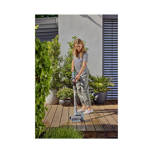 Gardena AquaBrush P4A Limpiador de terrazas con batería de 2.5Ah/18V Gardena AquaBrush P4A Limpiador de terrazas con batería de 2.5Ah/18V