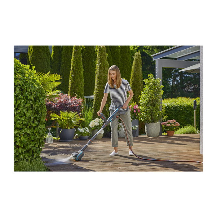 Gardena AquaBrush P4A Limpiador de terrazas con batería de 2.5Ah/18V Gardena AquaBrush P4A Limpiador de terrazas con batería de 2.5Ah/18V