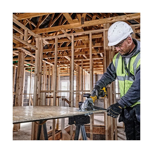 DeWalt DCS571N-XJ Sierra Circular de 54V Sin Cable (con Batería)