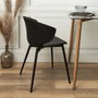 Home Deco Factory Silla Negra Brighton - Acolchada, Respaldo con Relieve, Soporta 110 kg, 49x56x79 cm