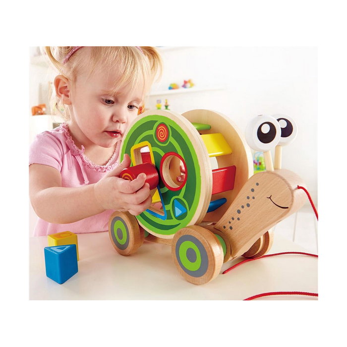 Hape Arrastre caracol encajable de madera