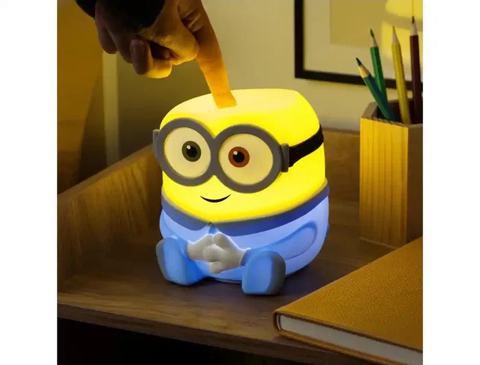 Wondee Lámpara de Silicona Minions Bob con Luz Nocturna, 3 Niveles de Brillo y Modo Pulsante, Temporizador 1-3h, Amarillo, 125x70x300 mm