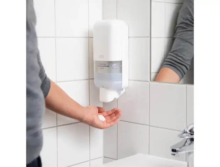 Tork Dispensador de Jabón y Desinfectante S4, Capacidad 1000 ml, Blanco, Dimensiones 305x122x106 mm