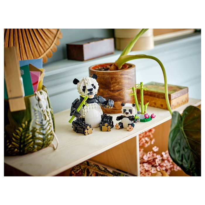 LEGO Creator 31165 Familia de Pandas, Juego de Construcción de Fauna Salvaje con 626 Piezas, para Niños de 8 a 99 Años LEGO Creator 31165 Familia de Pandas, Juego de Construcción de Fauna Salvaje con 626 Piezas, para Niños de 8 a 99 Años
