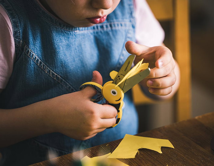 Fiskars Tijeras para niños 4+ abeja 13cm