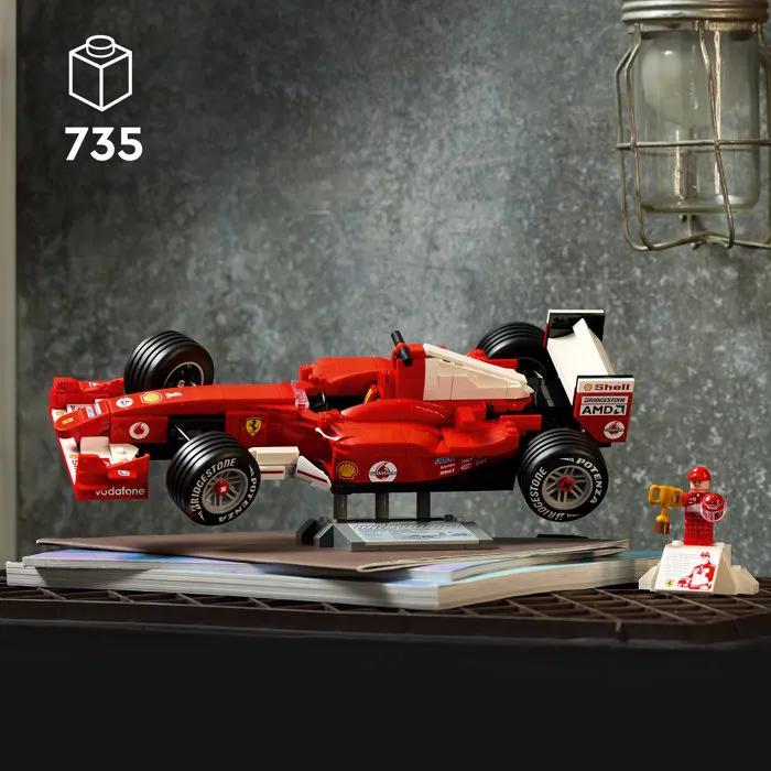 LEGO Icons Ferrari F2004 y Michael Schumacher 11375