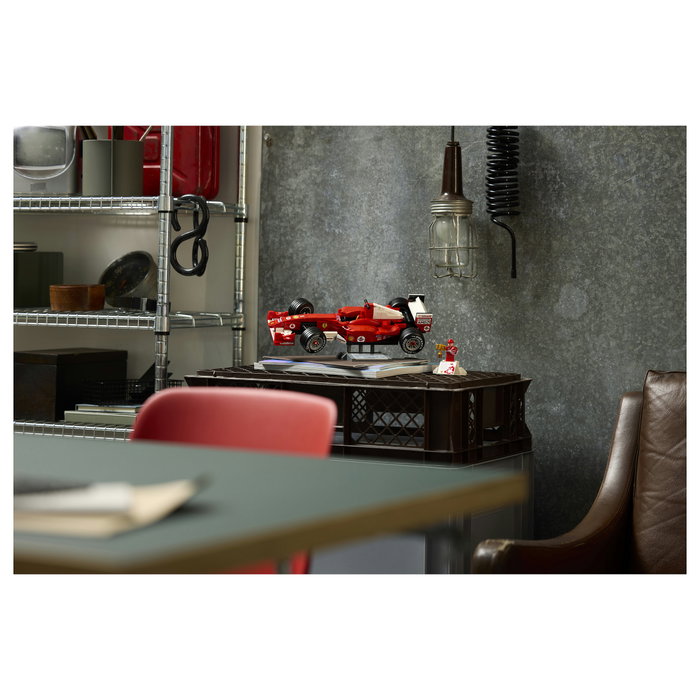 LEGO Icons Ferrari F2004 y Michael Schumacher 11375