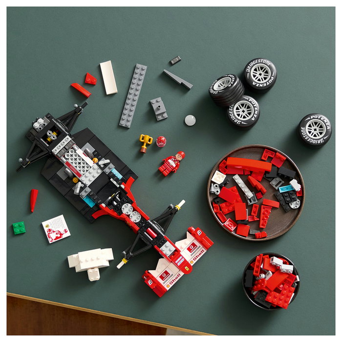 LEGO Icons Ferrari F2004 y Michael Schumacher 11375
