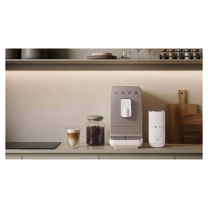 Smeg BCC11WHMEU Máquina Espresso Totalmente Automática 1,4 L 1350 W Blanco