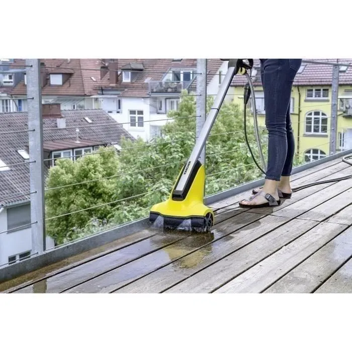 Karcher Limpiador de Patio PCL 4 con Cepillos Eléctricos para Suciedad y Rociadores de Agua