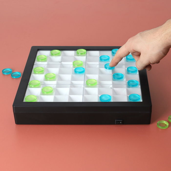 Mister Gadget Juego Damas Led Transparente Colección Vintage Luminoso para Jugar en la Oscuridad