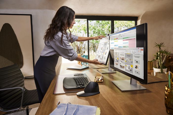 HP 727pm Monitor de Conferencia 4K de 27 Pulgadas Series 7 Pro