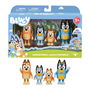 Famosa Bluey Pack de 4 Figuras, Personajes Diferentes Temas, 6 cm