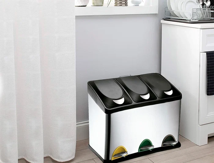 Q-connect Papelera Contenedor Metálica con Tapa de Plástico y Pedal, 3 Depósitos, 45L, 605x340x485 mm