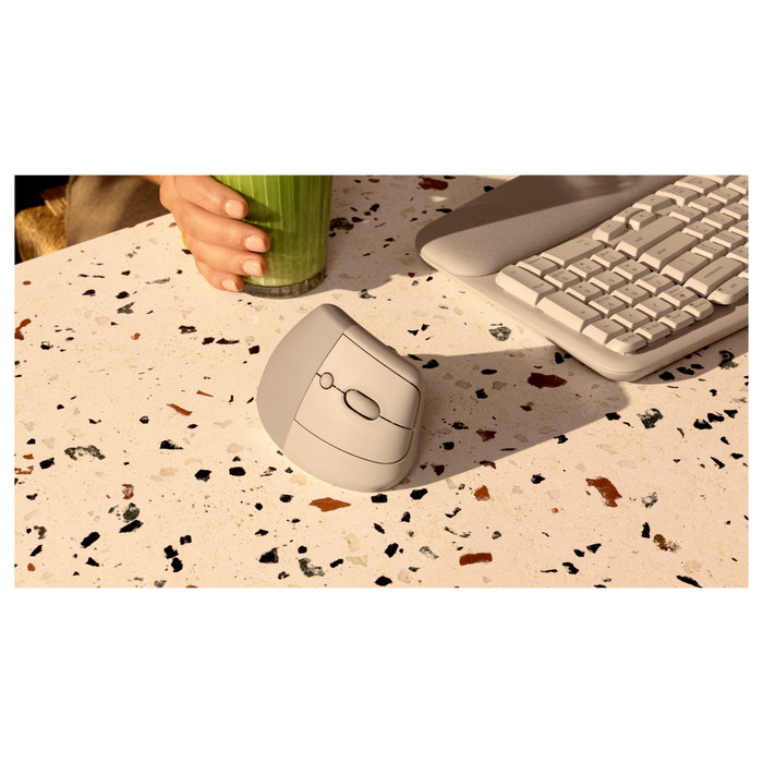 Logitech Lift ERGONOMIC MOUSE Arena Logitech Lift ERGONOMIC MOUSE Arena