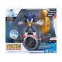 JAKKS Pacific Sonic Figura de Acción con Skate Vehículo Radio Control, Giros 360°, Luces y Sonido, 29 x 25 x 17 cm