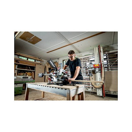 Metabo KGS 18 LTX BL 254 Sierra ingleteadora de 25.4 cm con 2 baterías de 8 Ah 18V LiHD, 4000 RPM, corte a 50 grados