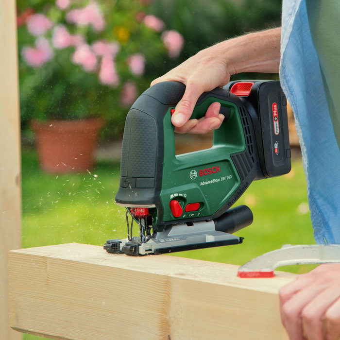 Bosch AdvancedSaw 18V-140 Sierra de Calar Inalámbrica