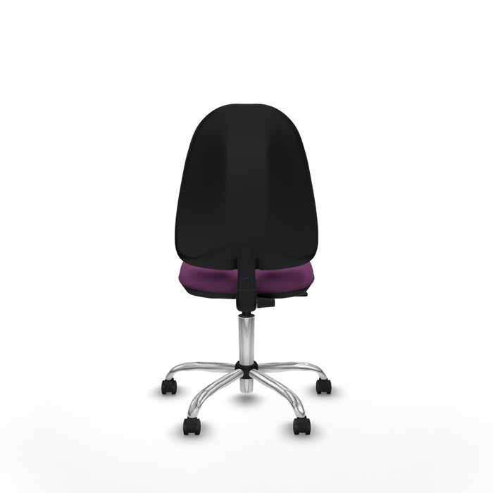 Silla de oficina Algarra con mecanismo Contacto permanente básico tapizada con Similpiel color Morado. Equipada con Base cromada, Sin brazos y Ruedas autofrenantes