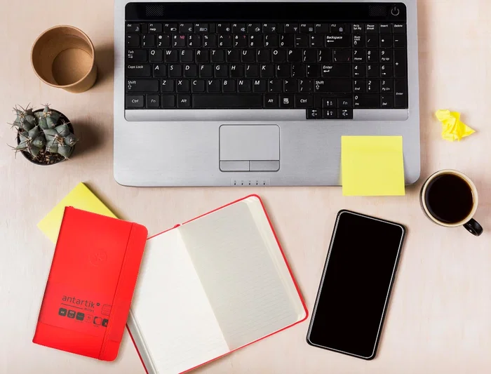 Antartik Cuaderno Tapa Dura A6 Rayas Rojo 100 Hojas 80gr FSC Colección Antartik Notes