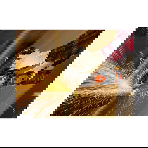 Black & Decker BCG720N - Amoladora Angular 125mm 18V, 8600 RPM, con Batería, Color Negro/Naranja