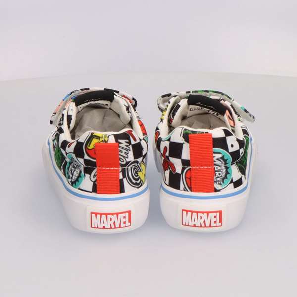 Cerdá Zapatilla Loneta Vulcanizado Marvel T034 Negra Talla 34 Cerdá Zapatilla Loneta Vulcanizado Marvel T034 Negra Talla 34