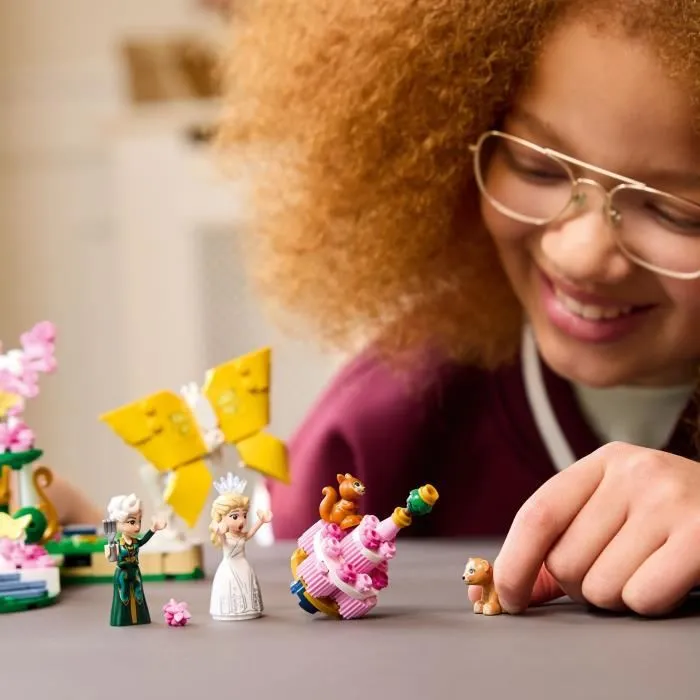 Lego Wicked 75688 La boda de Glinda Juguete para niños de 8 años Figuras de mariposas Regalo