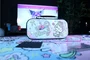 Konix Kit de Accesorios Nintendo Switch Hello Kitty con Protector Pantalla, Funda, Auriculares y Paño de Limpieza, Multicolor