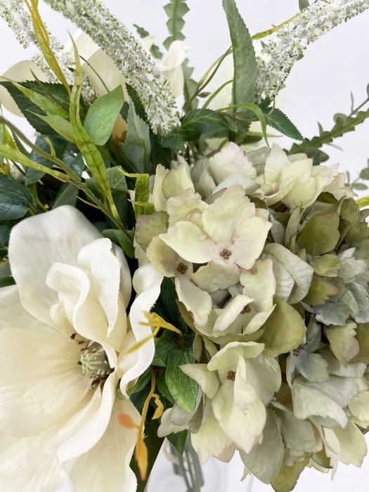 Obouquet Ramo De Flores Artificiales Clara Blanco Y Verde con Hortensia, Magnolia, Eucalipto y Protea | Elegante y Refinado para Cualquier Estancia