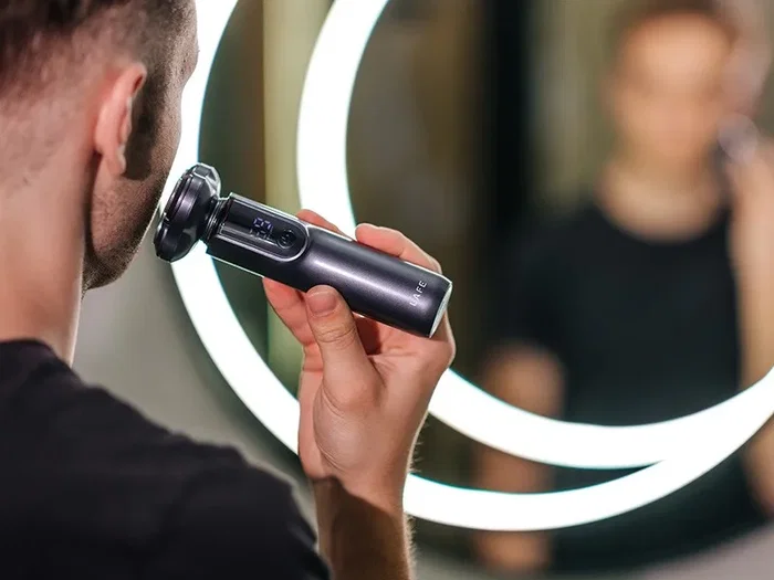 Lafe MasterGlide Afeitadora Masculina con Sistema de Triple Cabezal Móvil, Negro Lafe MasterGlide Afeitadora Masculina con Sistema de Triple Cabezal Móvil, Negro