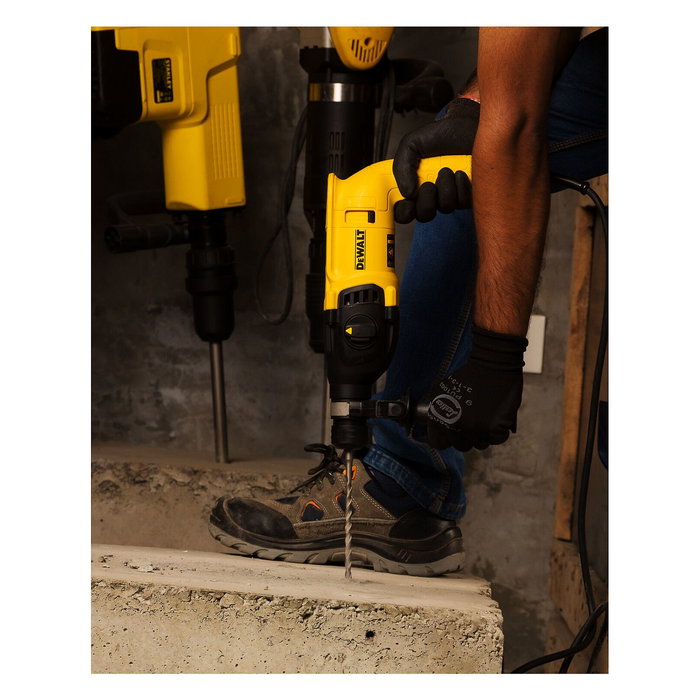 DeWALT D25133K Kombihammer SDS-Plus Profesional 800W, Perforación Máx. 26mm en Hormigón, 1500 RPM, 5500 ppm, 2.6 kg