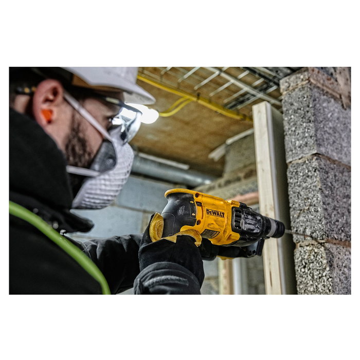 DeWALT D25133K Kombihammer SDS-Plus Profesional 800W, Perforación Máx. 26mm en Hormigón, 1500 RPM, 5500 ppm, 2.6 kg