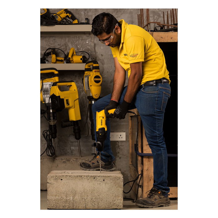 DeWALT D25133K Kombihammer SDS-Plus Profesional 800W, Perforación Máx. 26mm en Hormigón, 1500 RPM, 5500 ppm, 2.6 kg