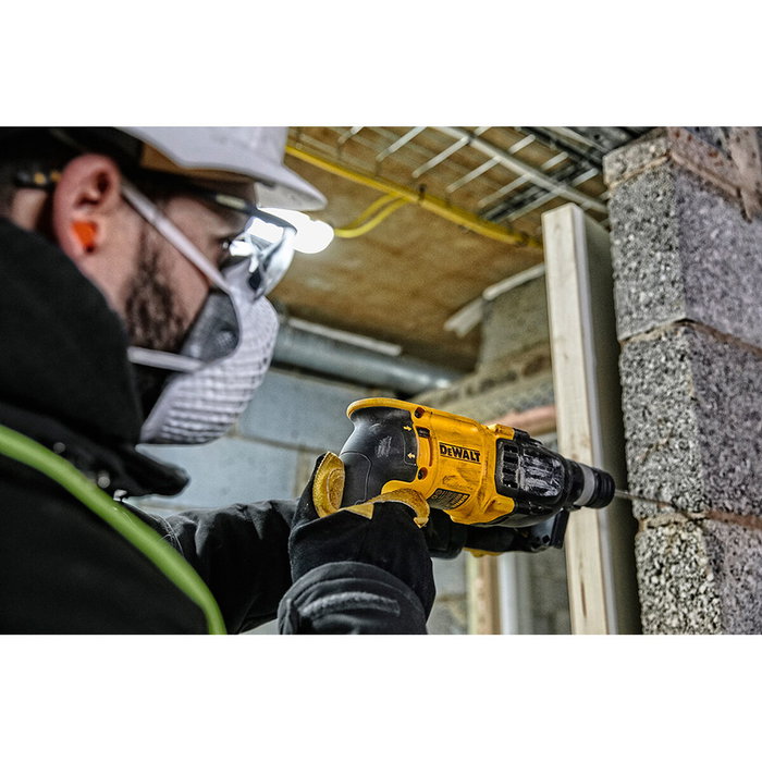 DEWALT D25133K Martillo percutor combinado SDS Plus 800W