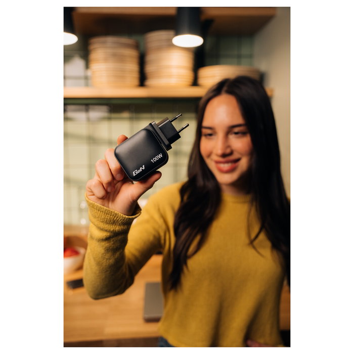 Verbatim Cargador GaN Mini 100W 3 Puertos USB Carga Rápida QC 3.0 Negro