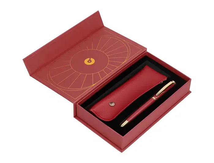 Belius Pluma y estuche Soiree color Art Deco granate y dorado con tinta azul Belius Pluma y estuche Soiree color Art Deco granate y dorado con tinta azul
