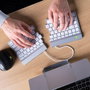 R-Go Tools R-Go Split Break Teclado ergonómico dividido Bluetooth Blanco