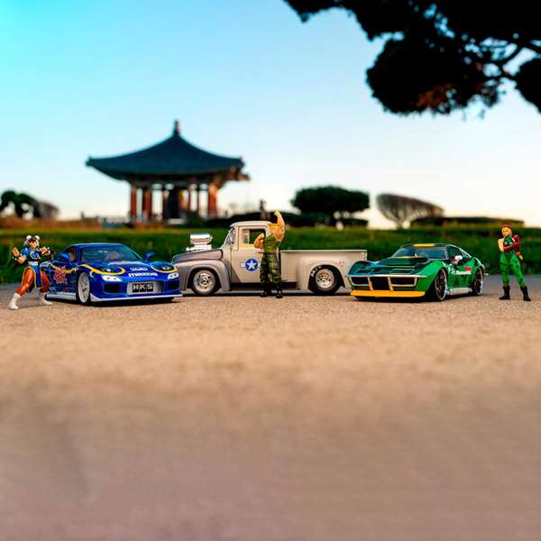 Coche street fighter ii cammy 1969 chevrolet corvette escala 1:24. incluye figura