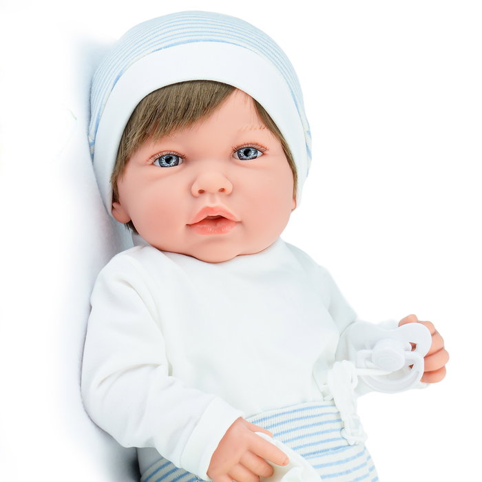 Marina&Pau Muñeco Luka Fun Socks 1249, muñeco articulado de 45 cm con cuerpo blando, gorrito, chupetero y calcetines estampados, +3 años