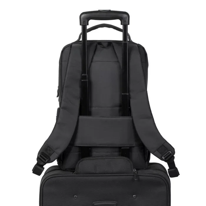 Rivacase 8262 Mochila Portátil 39.6 cm (15.6") Negra, Poliéster, Compartimento para Tablet, A prueba de salpicaduras, Correa para equipaje