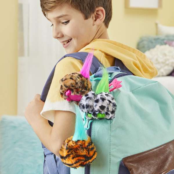 Hasbro Furby Furblets Chee-Chee - Figura Juguete Interactivo Electrónico de Colección para Niños con Sonidos en Idioma Furbish, Clip de Llavero, Incluye Pilas