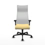 Sillón Albacete con mecanismo Sincro tapizada con Similpiel color Crema y malla color Blanco. Equipado con Base nailon negra, Brazos 1D y Ruedas 65mm nailon