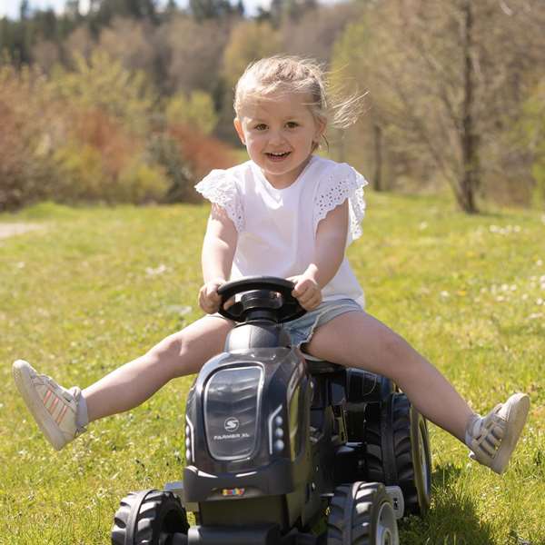Smoby Farmer XL Tractor a pedales con remolque - Negro
